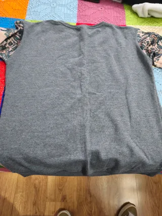 Sudadera Kaotiko gris con estampado