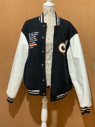 Chaqueta Bomber Pull & Bear Negra y Blanca