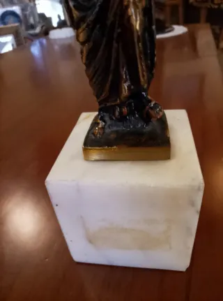 Vittoria alata in bronzo