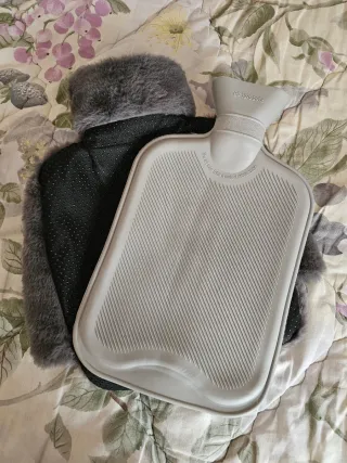 Scaldapiedi con borsa acqua calda grigio