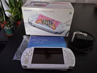 PSP Slim & Lite Pearl White