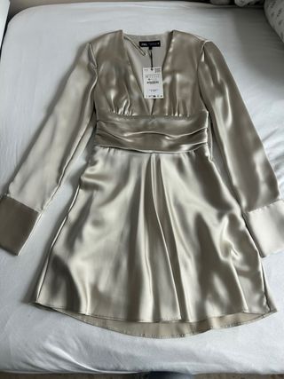 Vestido Zara Satinado Blanco Perlado Talla XS