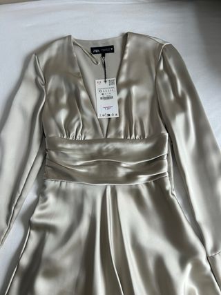 Vestido Zara Satinado Blanco Perlado Talla XS
