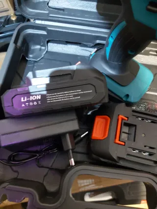 Taladro percusión profesional + 2 baterías