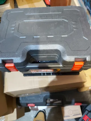 Taladro percusión profesional + 2 baterías