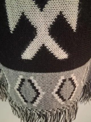 Jersey negro con estampado étnico