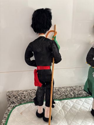 Muñecas regionales antiguas