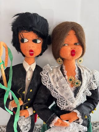 Muñecas regionales antiguas