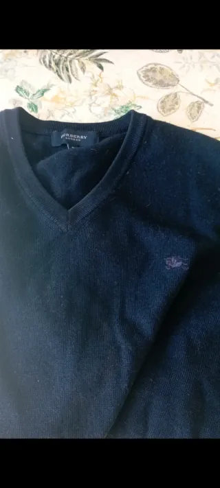 Lote Zapatos de vestir negros y dos jerseys.