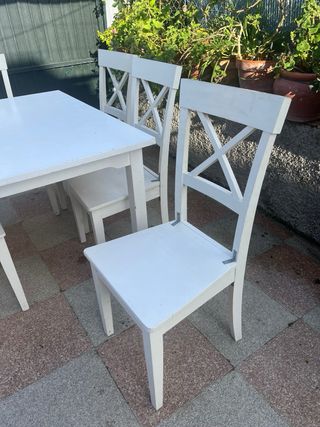 Mesa y 6 Sillas Blancas