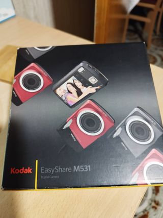 Cámara Digital Kodak M531 Roja 14MP