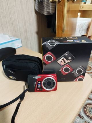 Cámara Digital Kodak M531 Roja 14MP