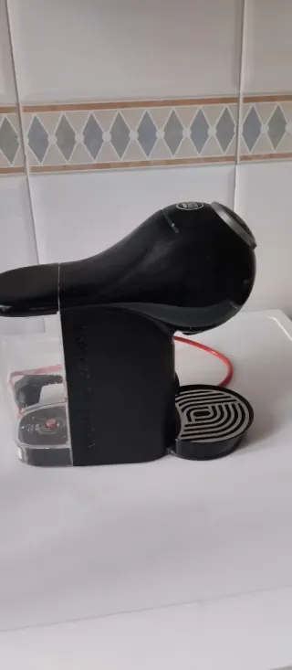 Cafetera Dolce Gusto Krups Negra