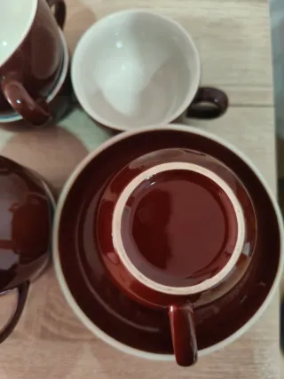 Juego 6 tazas y platos marrones