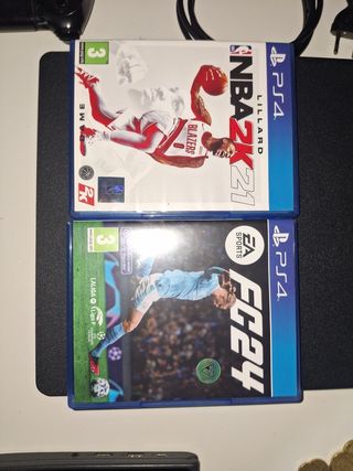 PlayStation 4 con 2 mandos, Fifa 24 y NBA21