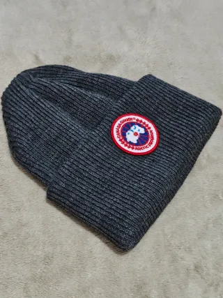 Gorro Canada Goose Cinza