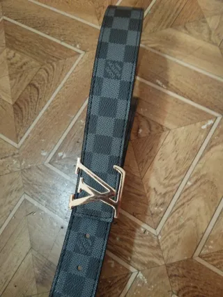 Cinturón Louis Vuitton Negro/Gris