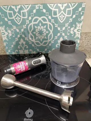 Batidora de mano cecotec con accesorios