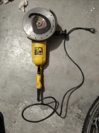 Radial DeWalt