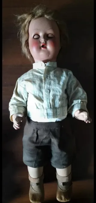 Antica bambola vintage