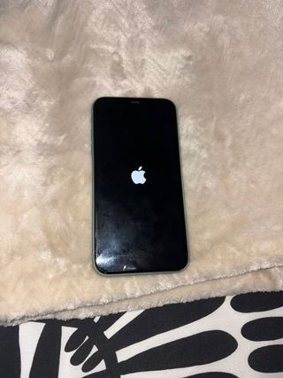 iPhone 11 Azul Marino 73% Batería