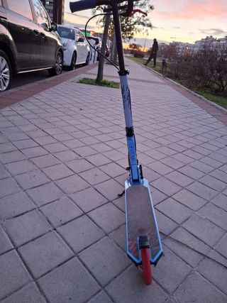 Patinete Oxelo azul y rojo