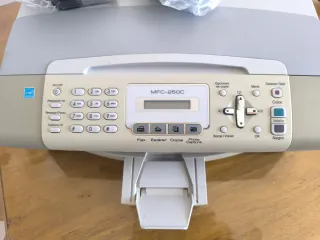 Impresora Multifuncional Brother MFC-250C y tinta