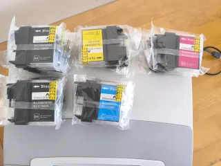 Impresora Multifuncional Brother MFC-250C y tinta