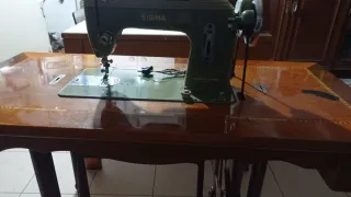 Máquina de coser antigua SIGMA