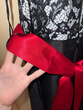 Vestido largo negro y rojo