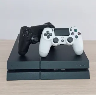 PlayStation 4 500GB + 2 Mandos