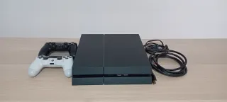 PlayStation 4 500GB + 2 Mandos