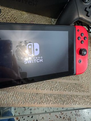 Nintendo Switch Negra y Roja