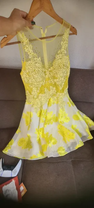 Vestido elegante mujer blanco y amarillo