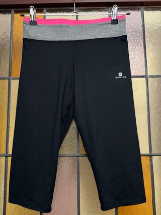 Mallas deportivas Decathlon negras y rosas T.34