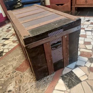 Escritorio antiguo de madera