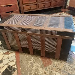 Escritorio antiguo de madera