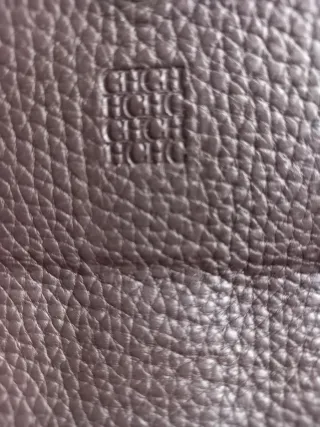 Cartera Carolina Herrera CH Beige y Marrón