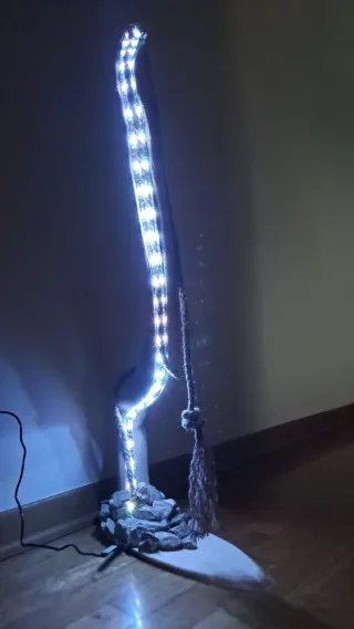 Lampada design legno, corda e pietra. Luci led.