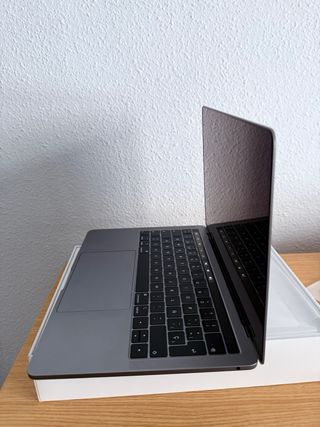 MacBook Pro 13 2019 16GB Ram Plata/Gris Espacial