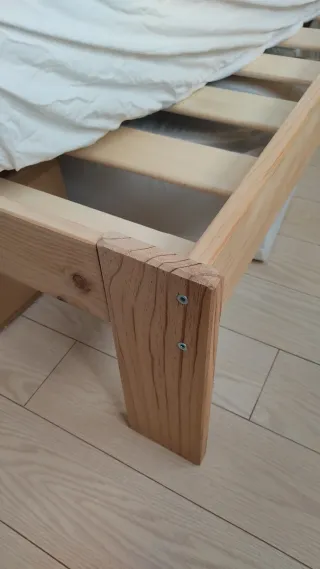 Cama madera 135cm, somier y cabecero incorporados