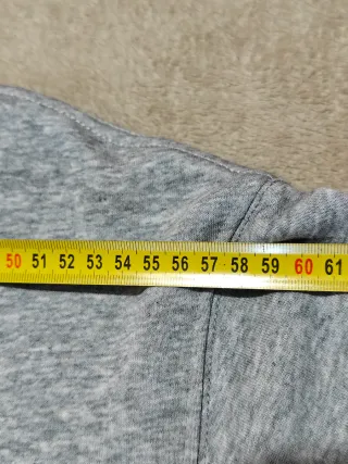 Supreme Moletom Cinza com Logo Cruzado