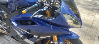Yamaha YZF R6R Azul y Dorada