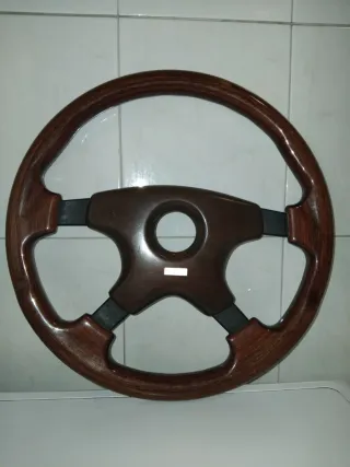 Volante Momo Legno