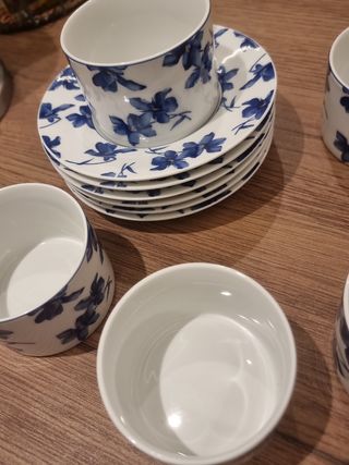 Vajilla Vista Alegre 6 tazas con platos flor azul