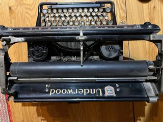 Máquina de escribir Underwood antigua