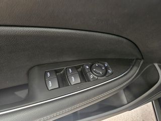 Opel Insignia 86000kms. muy equipado