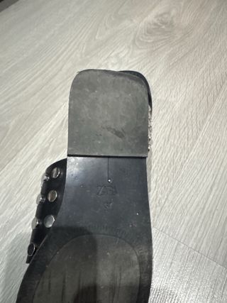 Sandalias Zara negras tachas talla 37