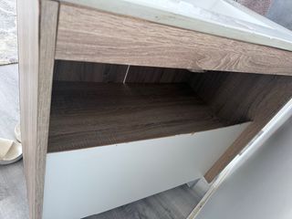 Mueble de baño con lavabo de porcelana