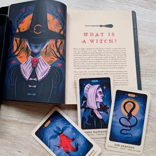 Oráculo Witches Through History